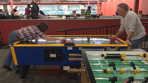 Rhonda-and-Jerry-Air-Hockey