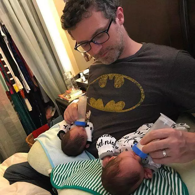 I got this. Trying out the #twinboppy while Mama pumps. #twindad #twinlife #twinsboys #twinfeeding #fawkespaul #phoenixhayden #hookedonfawnix #fawkesandphoenix #dotseyduo #twinning